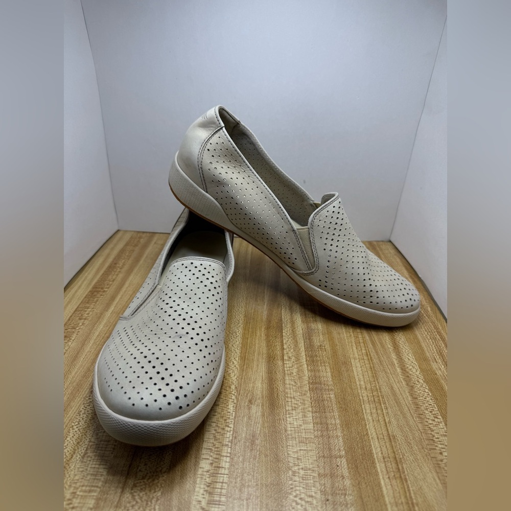 Dansko Odina Sand Milled Nubuck Perforated Sneakers Slip On Beige Shoes Sz 42